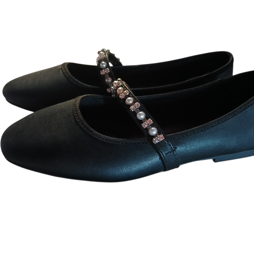 Jellypop Elegant Black Flats  w/Pearl Strap